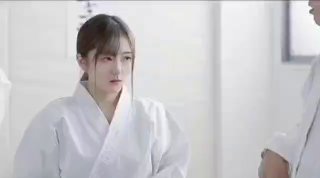 V888AV❤️【小马探花】抖音网红小主播，大圈外围女神，肤白貌美，双乳坚挺，小马哥抠穴后入，干得激情飞扬高潮不断😁一区二区三区